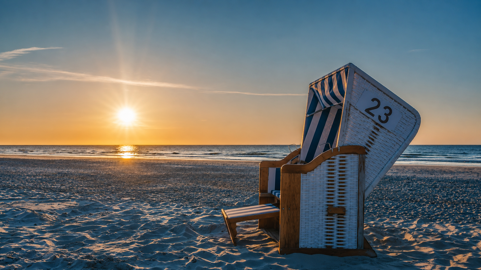 Gruppe abends am Meer auf Norderney