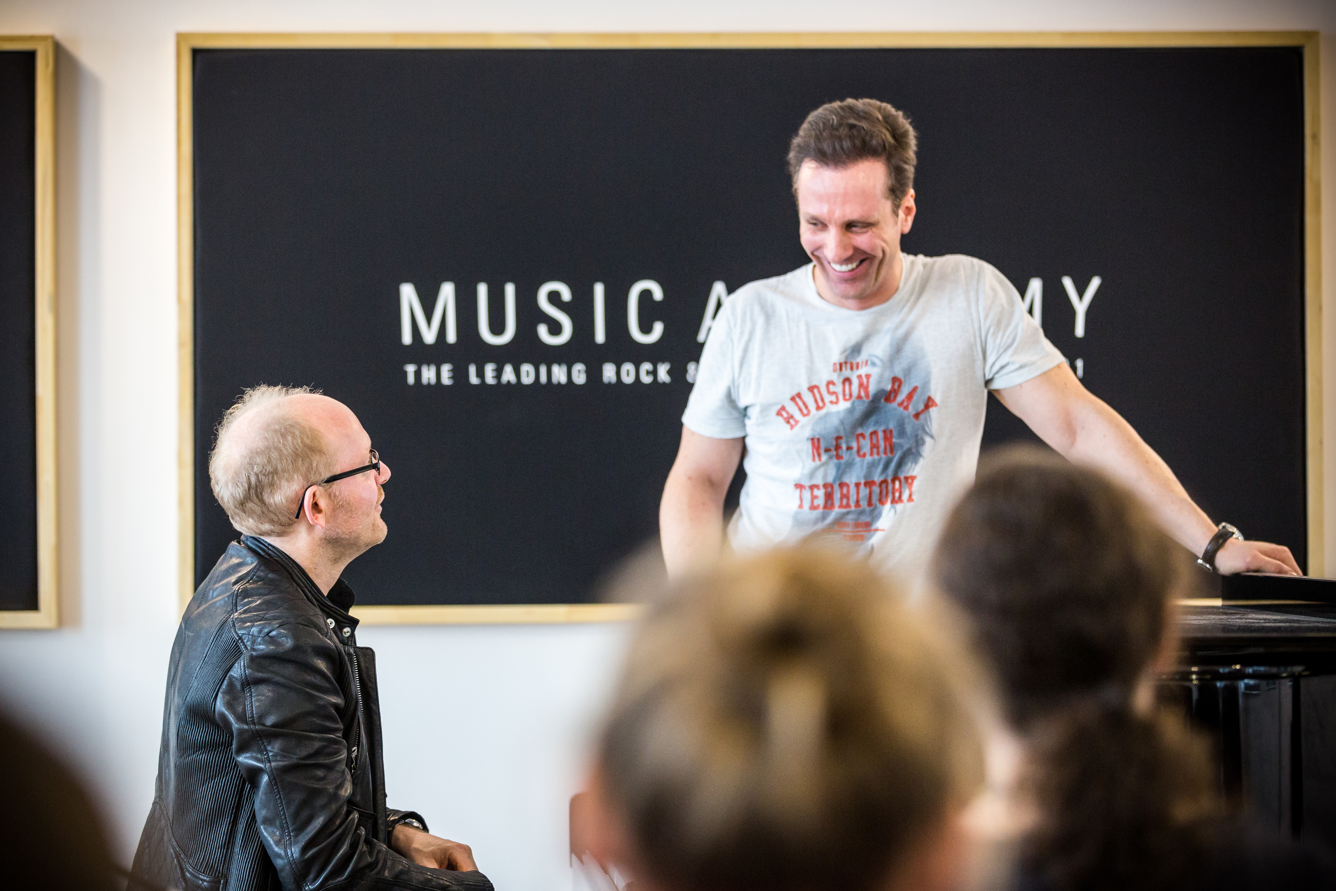 Mischa Züwerink beim Coaching mit Teilnehmer